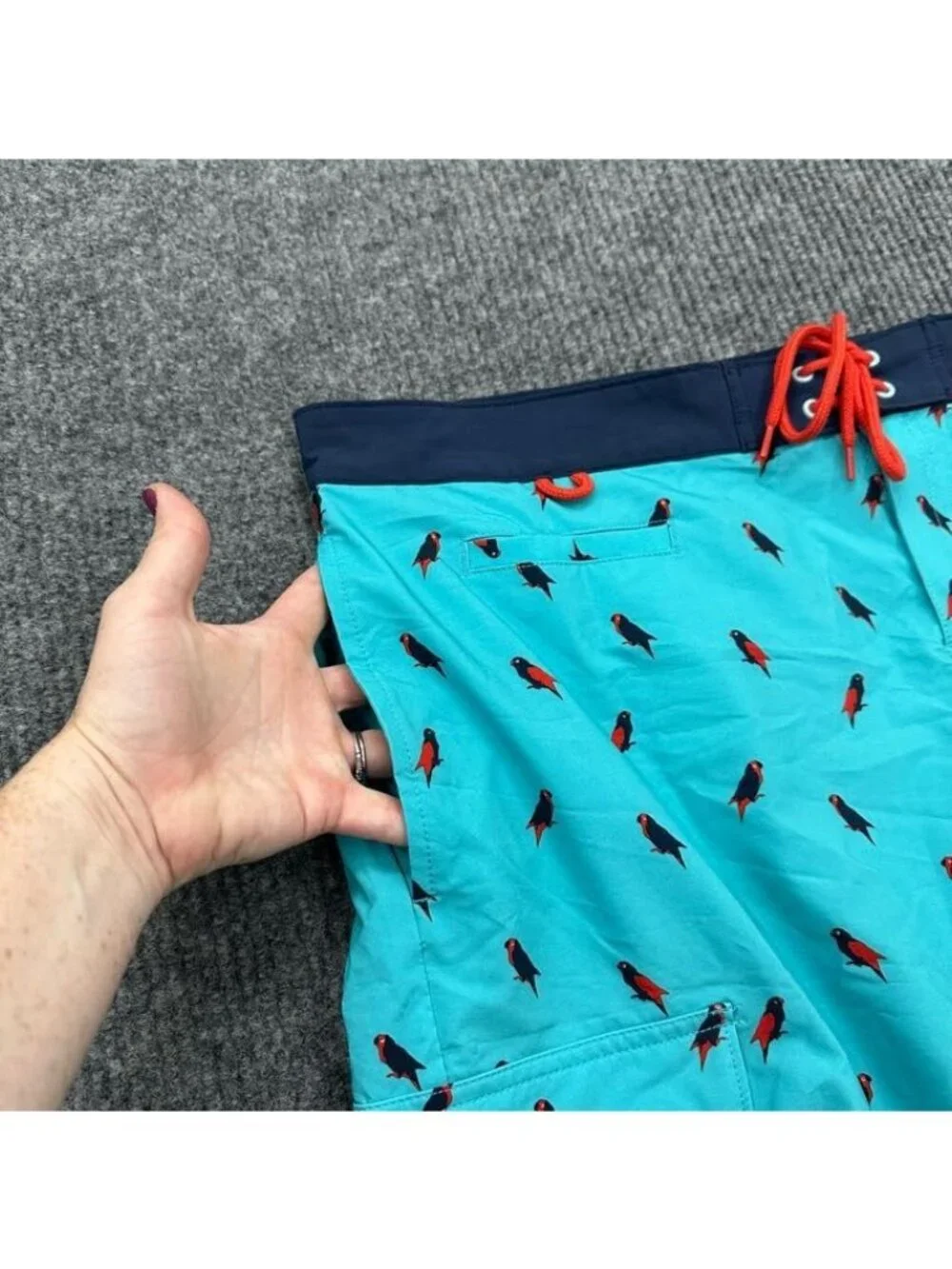 Duluth Trading Co Board Shorts Parrot Bird Print Swim Trunks 9 in Mens Size 38